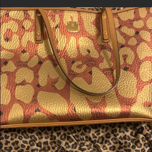 MCM TOTE - Picture 3 of 3